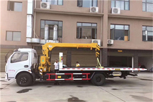 航天桥附近汽车轮胎更换